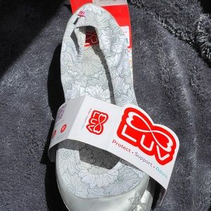 LUV Dream Flats Size 40 Grey Blossom US Sz 9